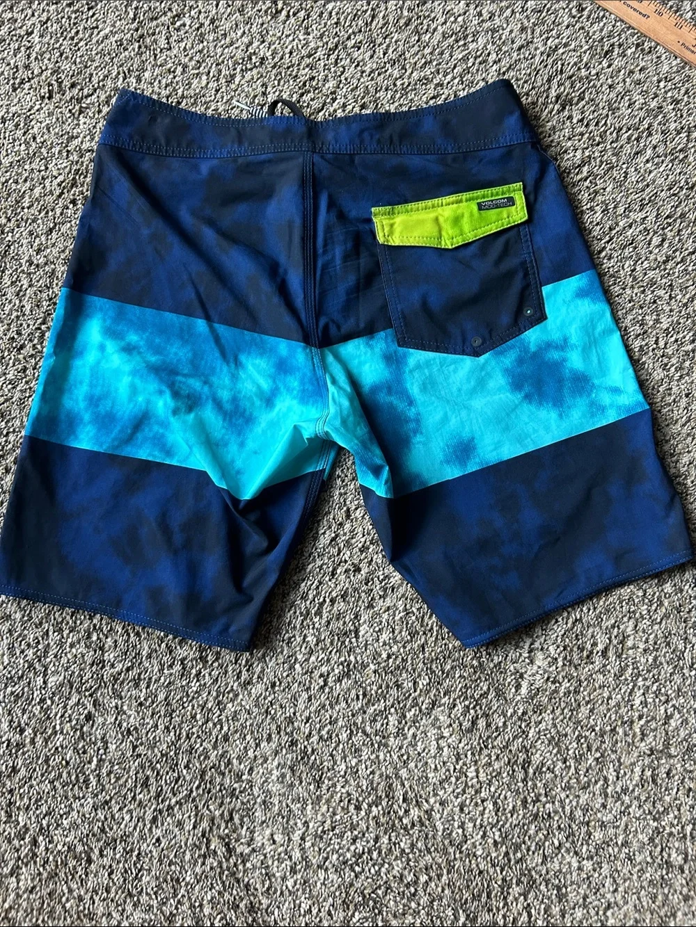 Volcom Mod-Tech Bold‎ Stripe Tie Dye Board Shorts Size 32